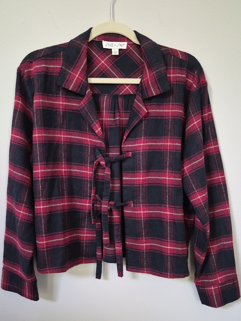 She + Sky Black and Red Plaid Tie-Front Flannel Shirt Womens L Cropped Shacket